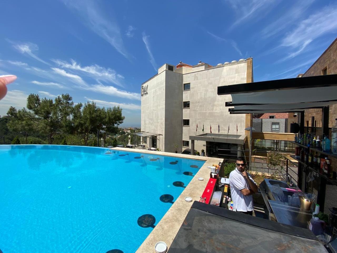 The Ray Hotel And Studios Бейрут Екстериор снимка