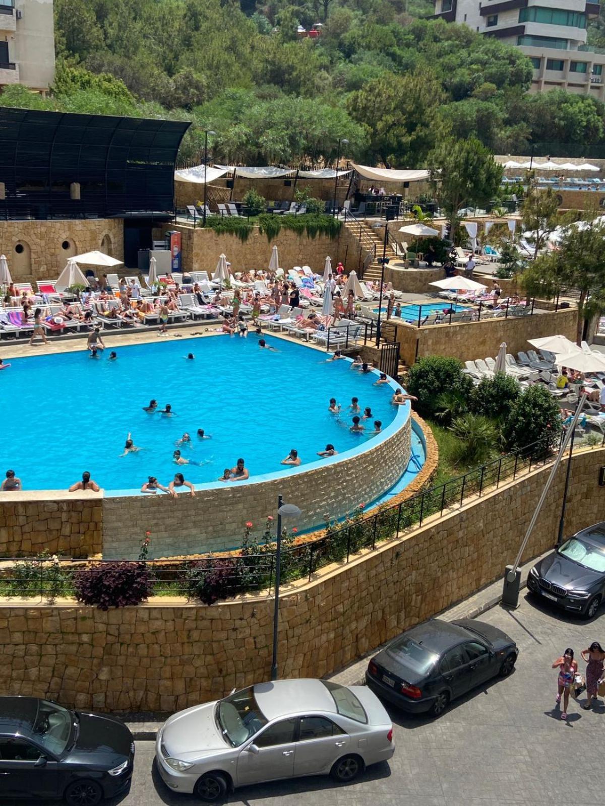 The Ray Hotel And Studios Бейрут Екстериор снимка