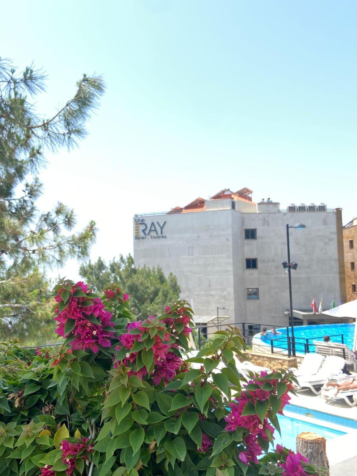 The Ray Hotel And Studios Бейрут Екстериор снимка