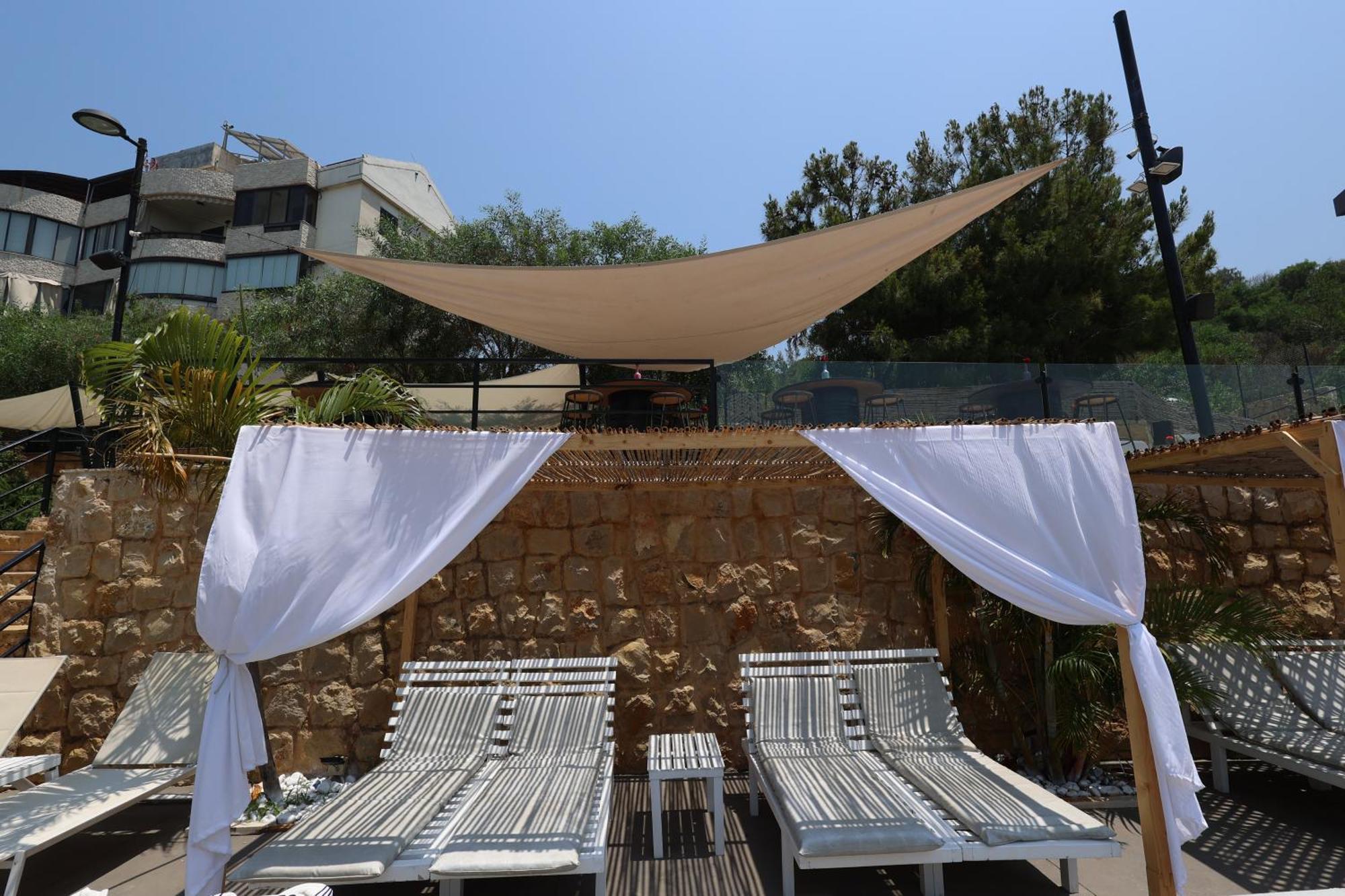 The Ray Hotel And Studios Бейрут Екстериор снимка