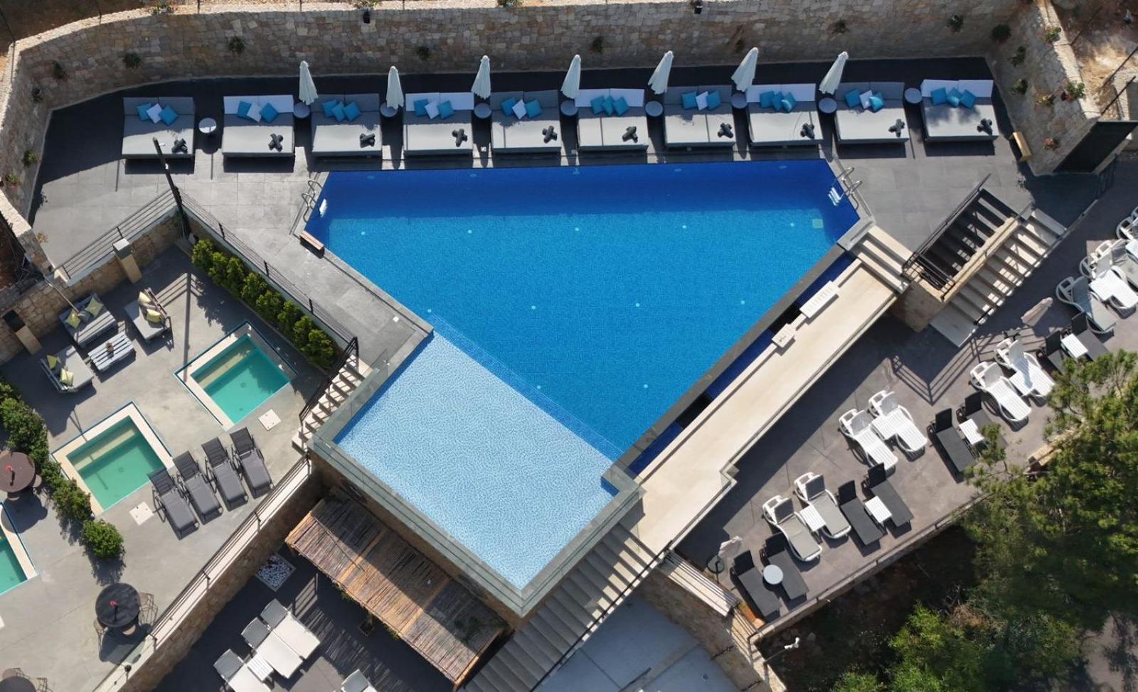 The Ray Hotel And Studios Бейрут Екстериор снимка